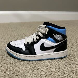 Nike Air Jordan’s Mid